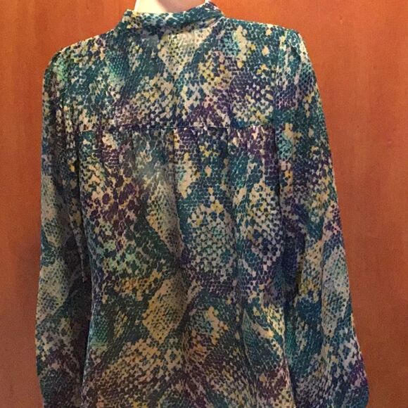 Ladies long sleeve sheer career top in size small - Picture 4 of 8
